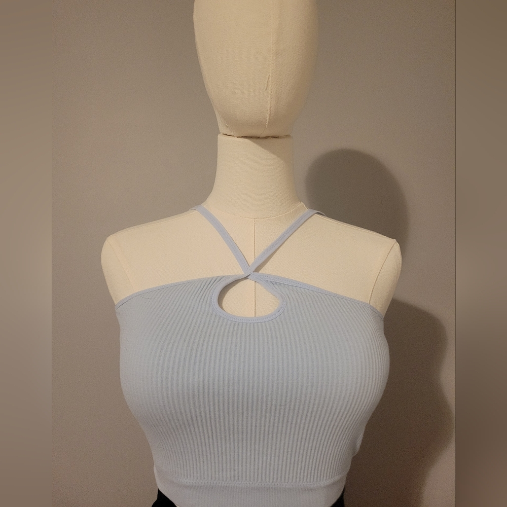 BKE Essentials Cropped Light Blue Key Hole Halter Top Size S